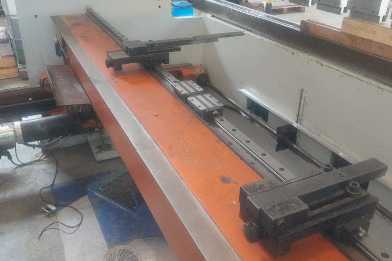 pressa-piegatrice-usata-beyeler-4100x125-1