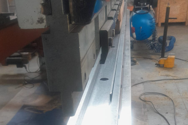 pressa-piegatrice-usata-beyeler-4100x125-3